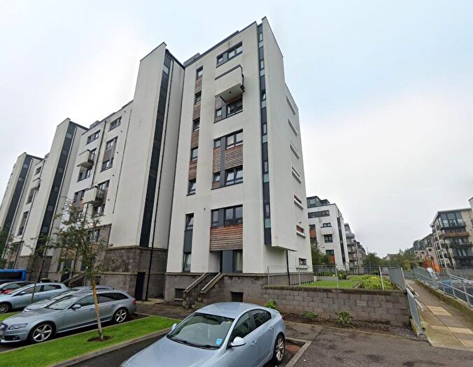 3 Bedroom Flat To Rent In Colonsay View, Granton, Edinburgh, EH5