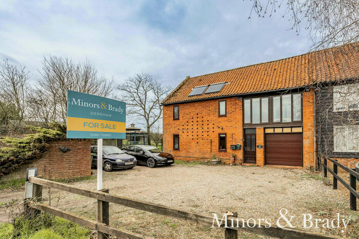 4 Bedroom Barn Conversion For Sale In Beetley, Dereham, NR20