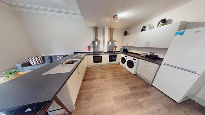 10 Bedroom Semi-Detached House To Rent In Waterloo Road, NG7