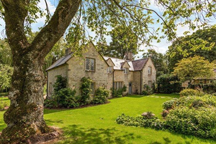 5 Bedroom Detached House To Rent In Swinbrook, Burford, OX18