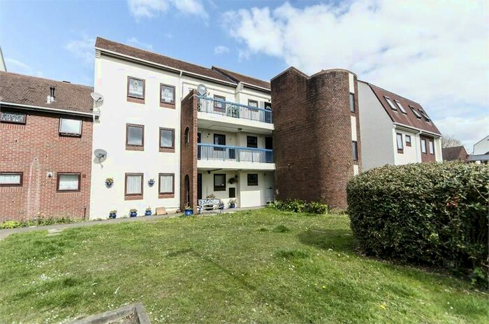 2 Bedroom Flat To Rent In Itchenside Close, Mansbridge, Southampton, SO18