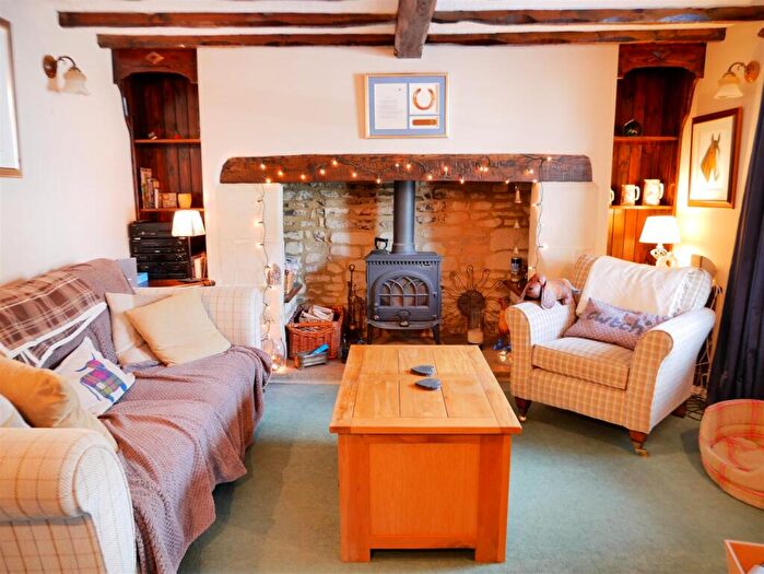 3 Bedroom Terraced House For Sale In London Road, Calne, SN11