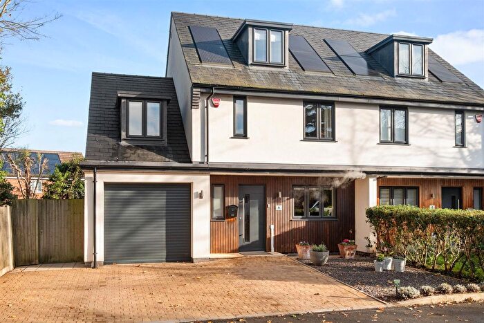 4 Bedroom Semi Detached House For Sale In Venus Way, Stratford-Upon-Avon, CV37