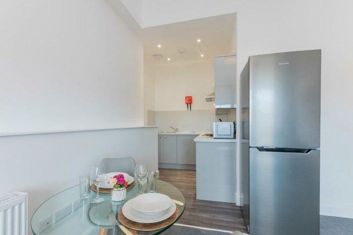 1 Bedroom Flat To Rent In Lochrin Terrace, Tollcross, Edinburgh, EH3