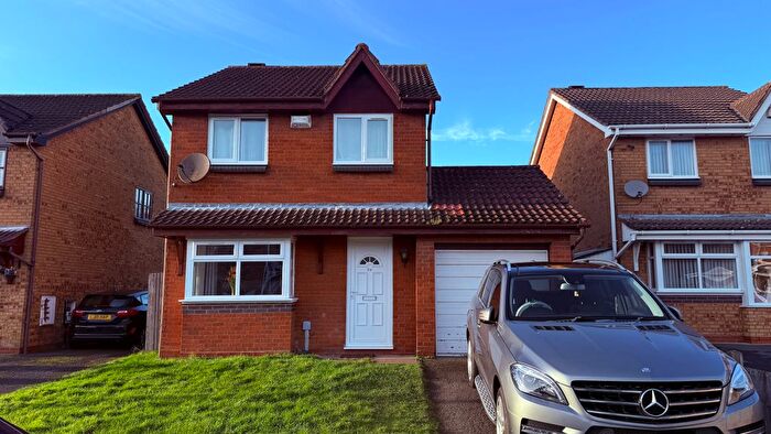 3 Bedroom Detached House To Rent In Dovecote Close, Tipton, DY4