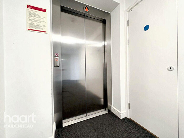 1 Bedroom Flat For Sale In Kidwell Close, Maidenhead, SL6