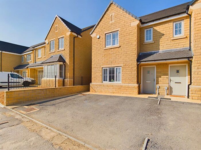 3 Bedroom Semi-Detached House To Rent In Hawbank Drive, Skipton, BD23