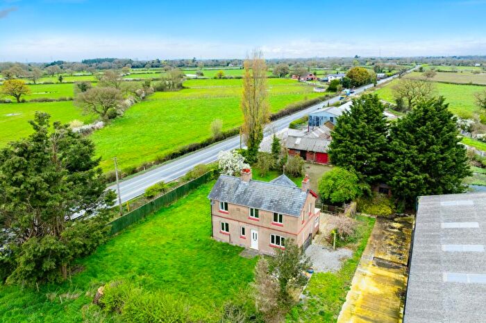3 Bedroom Detached House For Sale In Welsh Road, Ledsham, Ellesmere Port, Cheshire, CH66