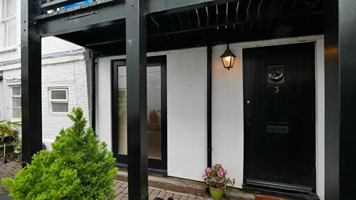 1 Bedroom Flat To Rent In Quay Court, St Ives, PE27