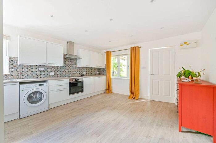 1 Bedroom End Of Terrace House To Rent In Weavers Close, Isleworth, TW7