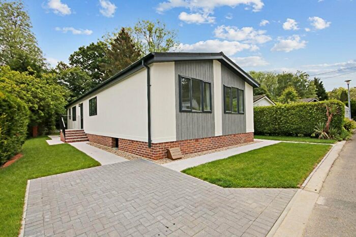 2 Bedroom Park Home For Sale In Kingfisher Lane, Turners Hill Park, RH10