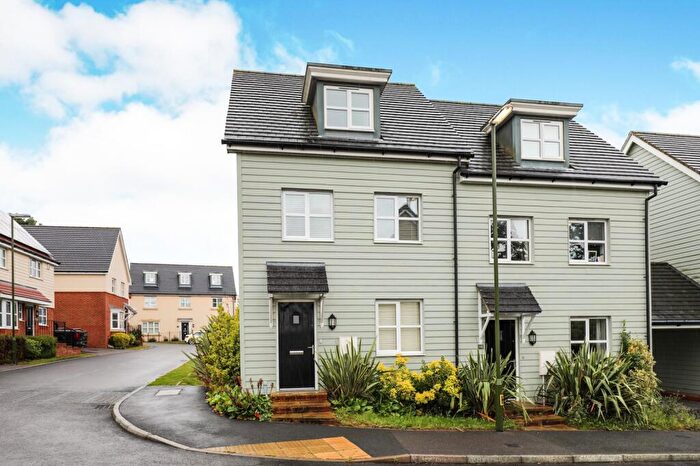 3 Bedroom House To Rent In Larkspur Drive, Burgess Hill, RH15