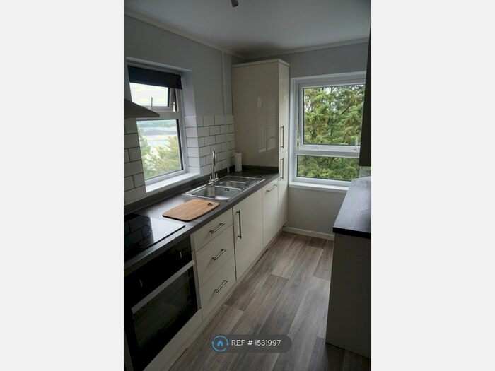 2 Bedroom Flat To Rent In Winnall Manor Road, Winchester, SO23