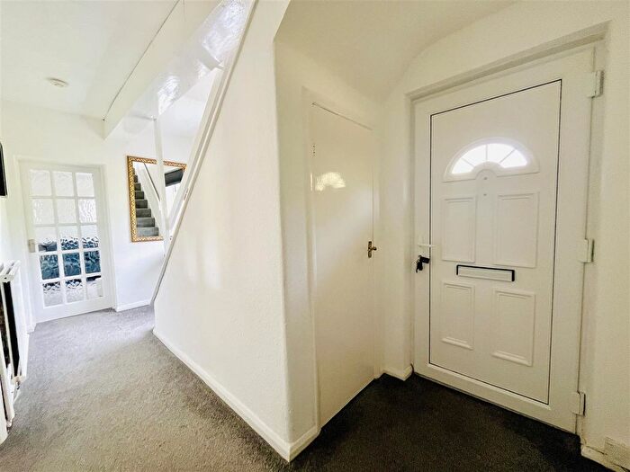 3 Bedroom Detached House For Sale In De Quincey Road, West Timperley, Altrincham, WA14