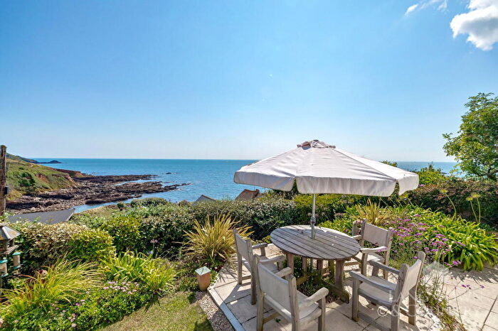 3 Bedroom Detached House For Sale In Heybrook Drive Heybrook Bay, Plymouth., PL9