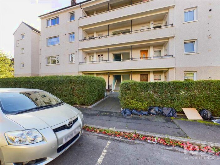 3 Bedroom Flat To Rent In Thornwood Road, Glasgow, G11