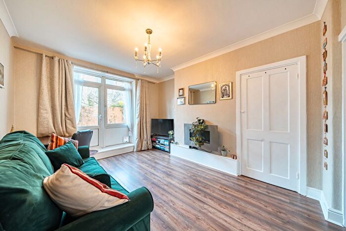 1 Bedroom Flat For Sale In Cherry Garden Street, London, SE16