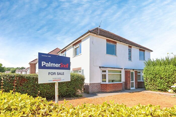 2 Bedroom Flat For Sale In Longbarrow Close, Queens Park, Bournemouth, Dorset, BH8