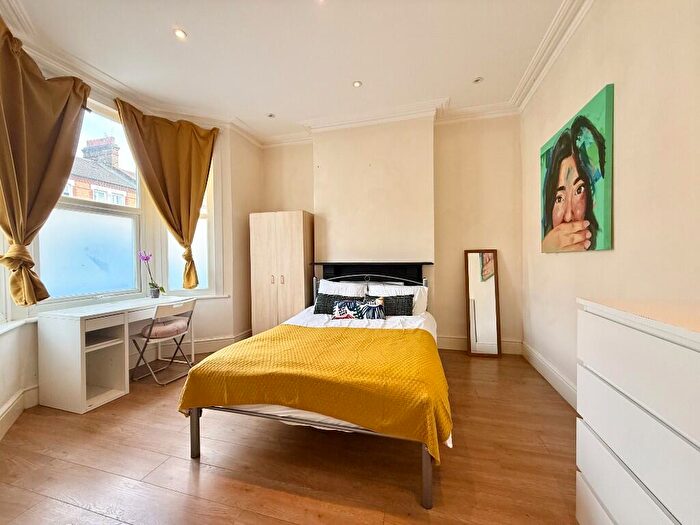 1 Bedroom House Of Multiple Occupation To Rent In Elmer Road, London, SE6