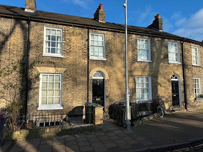 3 Bedroom Terraced House To Rent In New Square, Cambridge, Cambridgeshire, CB1