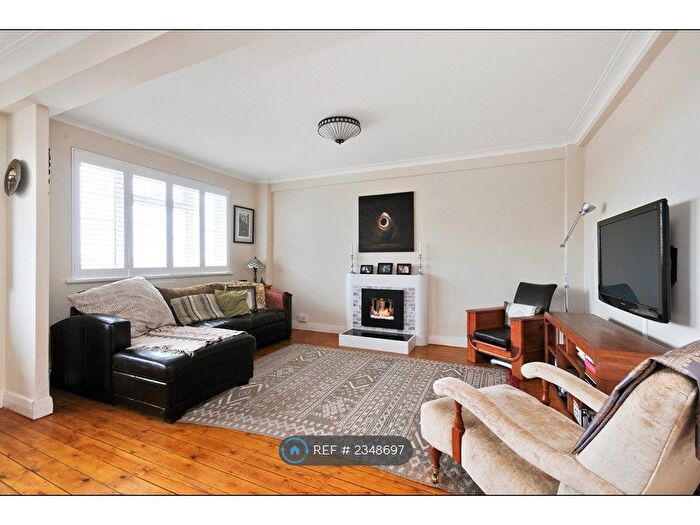 2 Bedroom Flat To Rent In Ashford Court, London, NW2