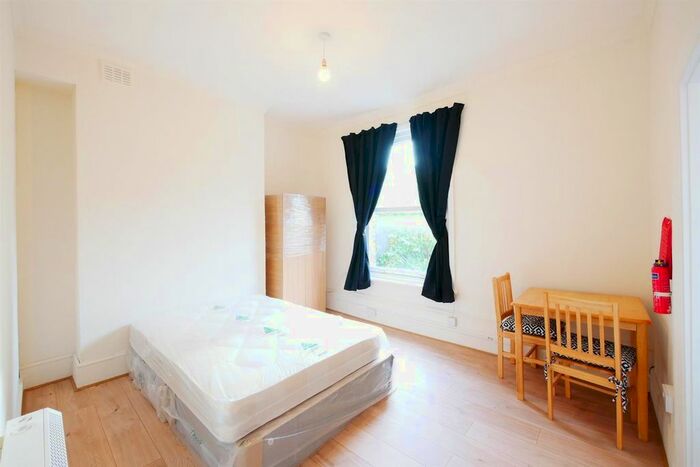 Studio To Rent In Alexandra Grove, Finsbury Park, N4