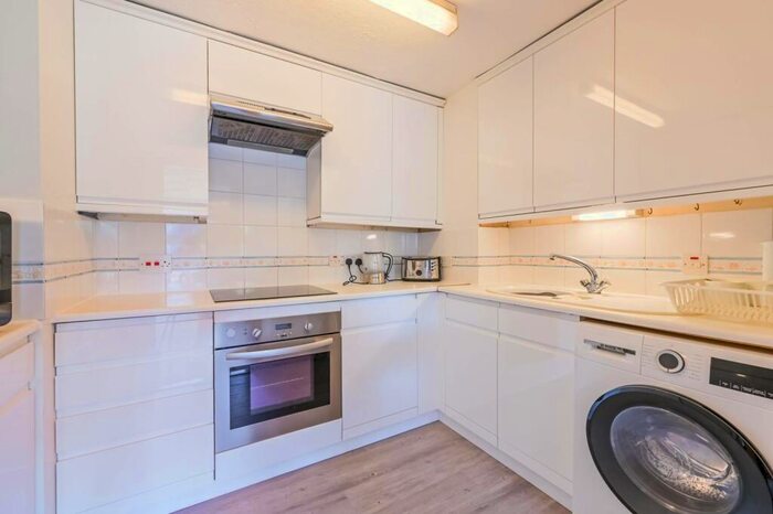 1 Bedroom Flat To Rent In Luralda Wharf, Isle Of Dogs, London, E14