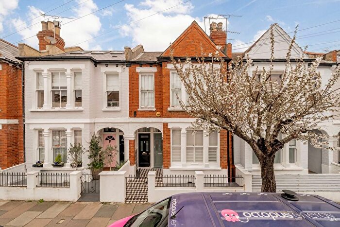 2 Bedroom Flat To Rent In Edenvale Street, Fulham, SW6
