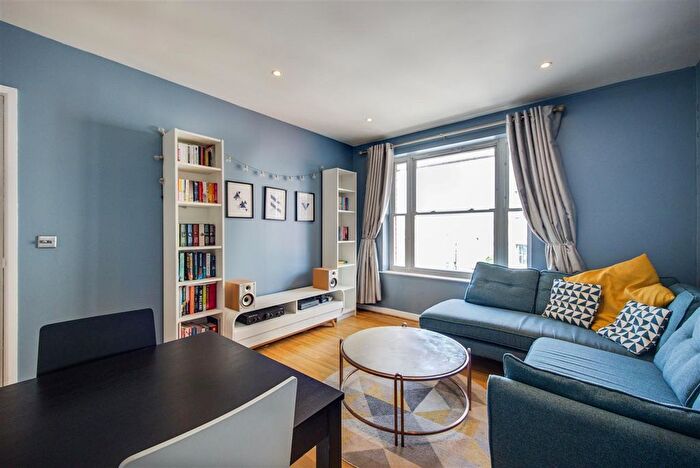 2 Bedroom Flat For Sale In St Michaels Court, Poplar Walk, Croydon, CR0