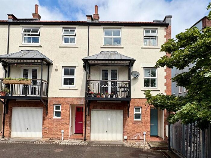 2 Bedroom End Of Terrace House For Sale In Fantastic City Centre Location, Picton Street, Bristol, BS6
