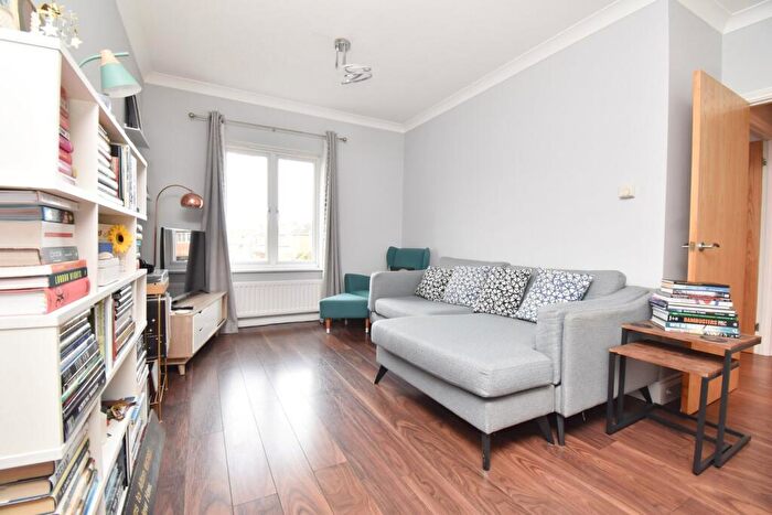 2 Bedroom Apartment For Sale In Terrace Road, Walton-on-Thames, KT12