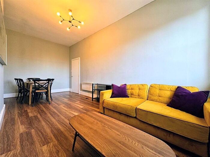 2 Bedroom Flat To Rent In Catharine Street, Liverpool, L8