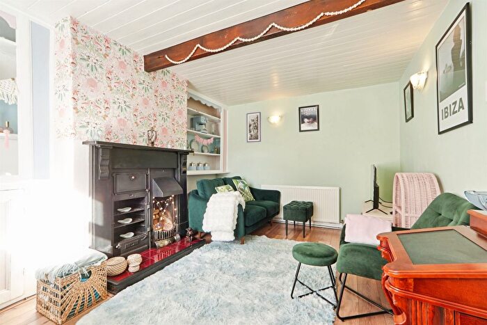 1 Bedroom End Terrace House For Sale In Littlemoor Road, Pudsey, LS28