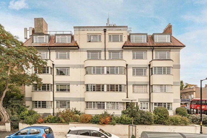 2 Bedroom Flat To Rent In Forest Hill Road, East Dulwich, SE22