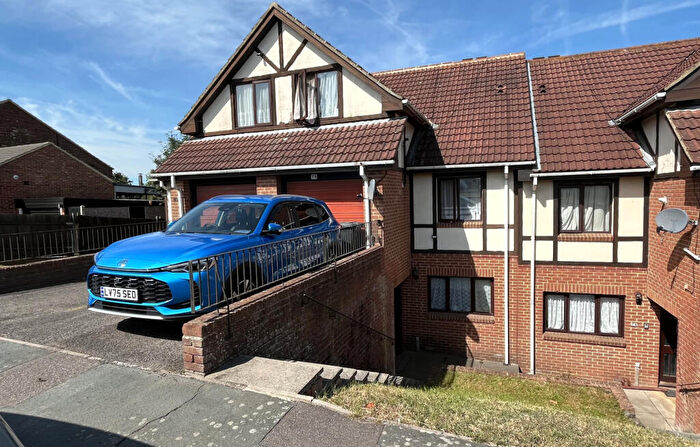 4 Bedroom Terraced House For Sale In Beacon Drive, Bean, DA2
