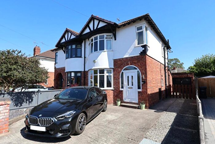 3 Bedroom Semi-Detached House For Sale In Lincoln Drive, Chester, CH2