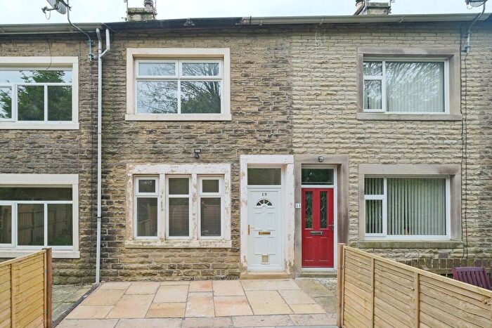2 Bedroom Terraced House To Rent In West Close Road, Barnoldswick, Lancashire, BB18
