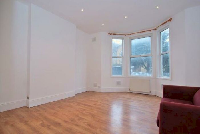 3 Bedroom Flat To Rent In Station Road, London, NW10