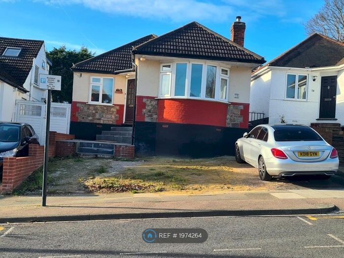 2 Bedroom Bungalow To Rent In Milton Avenue, Barnet, EN5