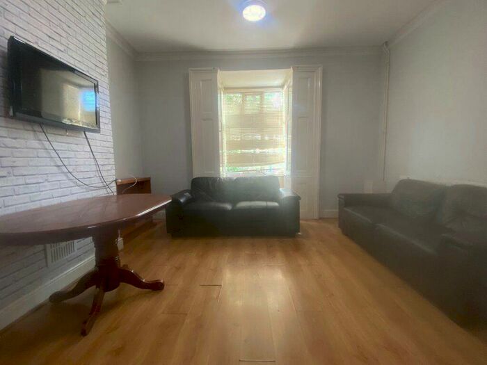 Property To Rent In Bed House Share, DE22