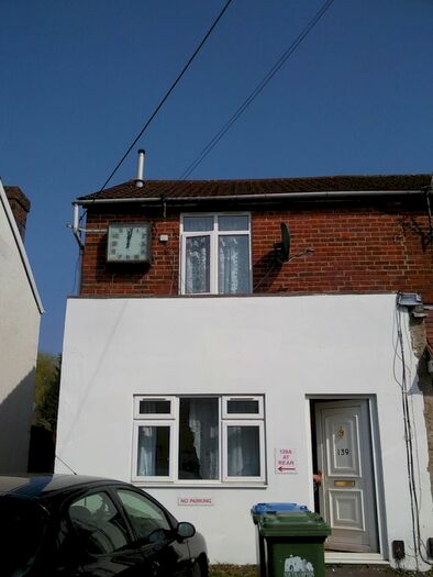 Barn Conversion To Rent In Warren Avenue, Shirley, Southampton, SO16