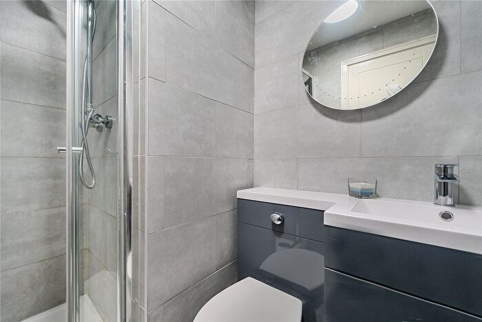 2 Bedroom Flat For Sale In Flat, Lee Court, Skinner Drive, Wokingham, RG41