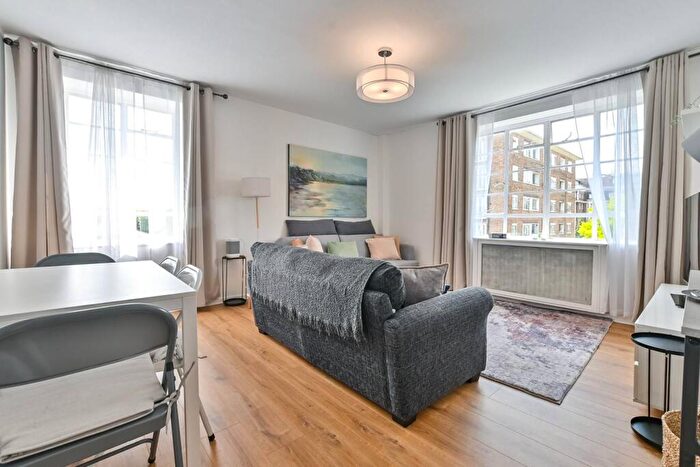 2 Bedroom Flat For Sale In Kingsmill Terrace, St John's Wood, London, NW8