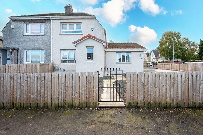3 Bedroom Semi-Detached House For Sale In Glenfield Road, Paisley, PA2