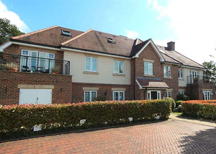 2 Bedroom Apartment To Rent In Woodside Gardens, SL7