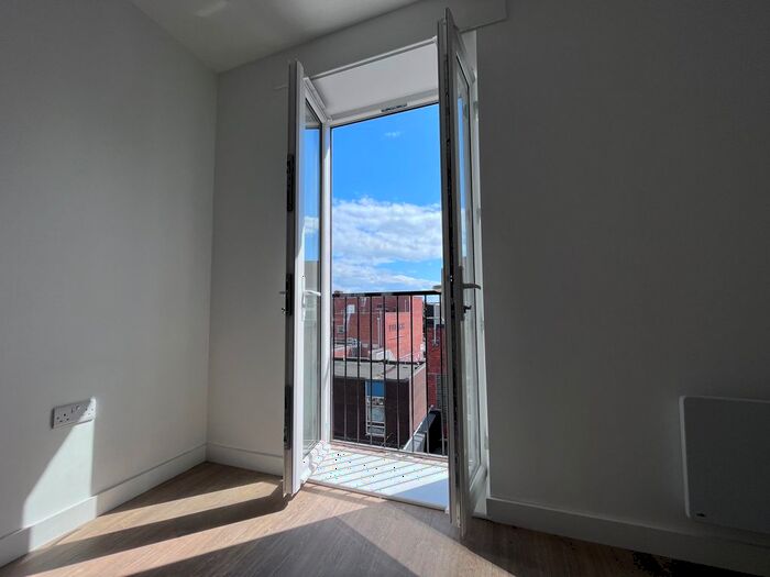 1 Bedroom Flat To Rent In North Street, Taunton, TA1