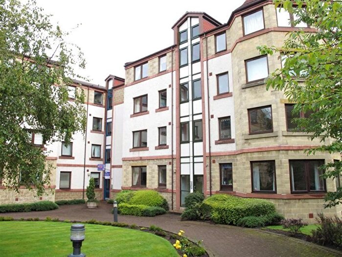 2 Bedroom Flat To Rent In Dalgety Road, Edinburgh, EH7