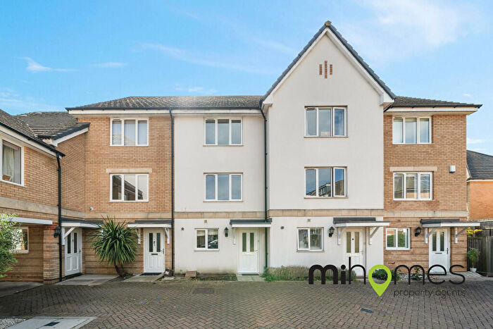 3 Bedroom Terraced House For Sale In Beckwith Close, Enfield, EN2