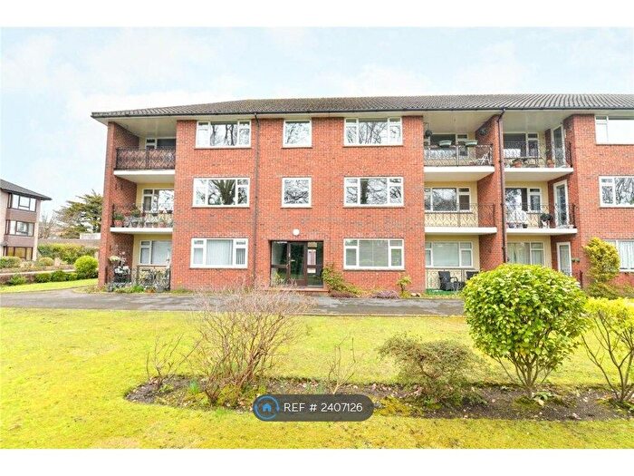 2 Bedroom Flat To Rent In Spencer Court, New Milton, BH25