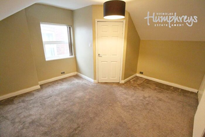 1 Bedroom Flat To Rent In Summerfield Crescent -, B16